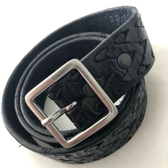 Re/done embossed square buckle belt